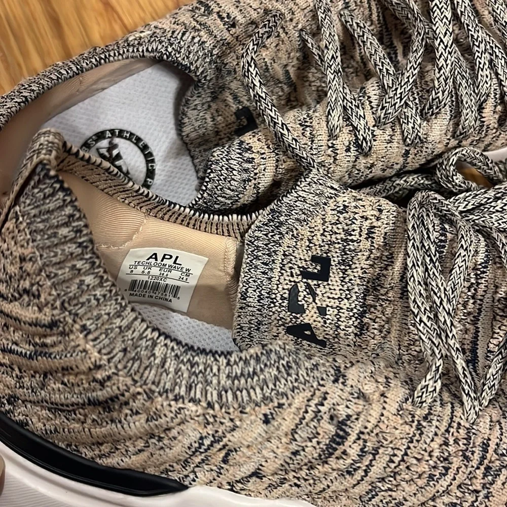NEW APL TechLoom Wave Sneakers Size 8